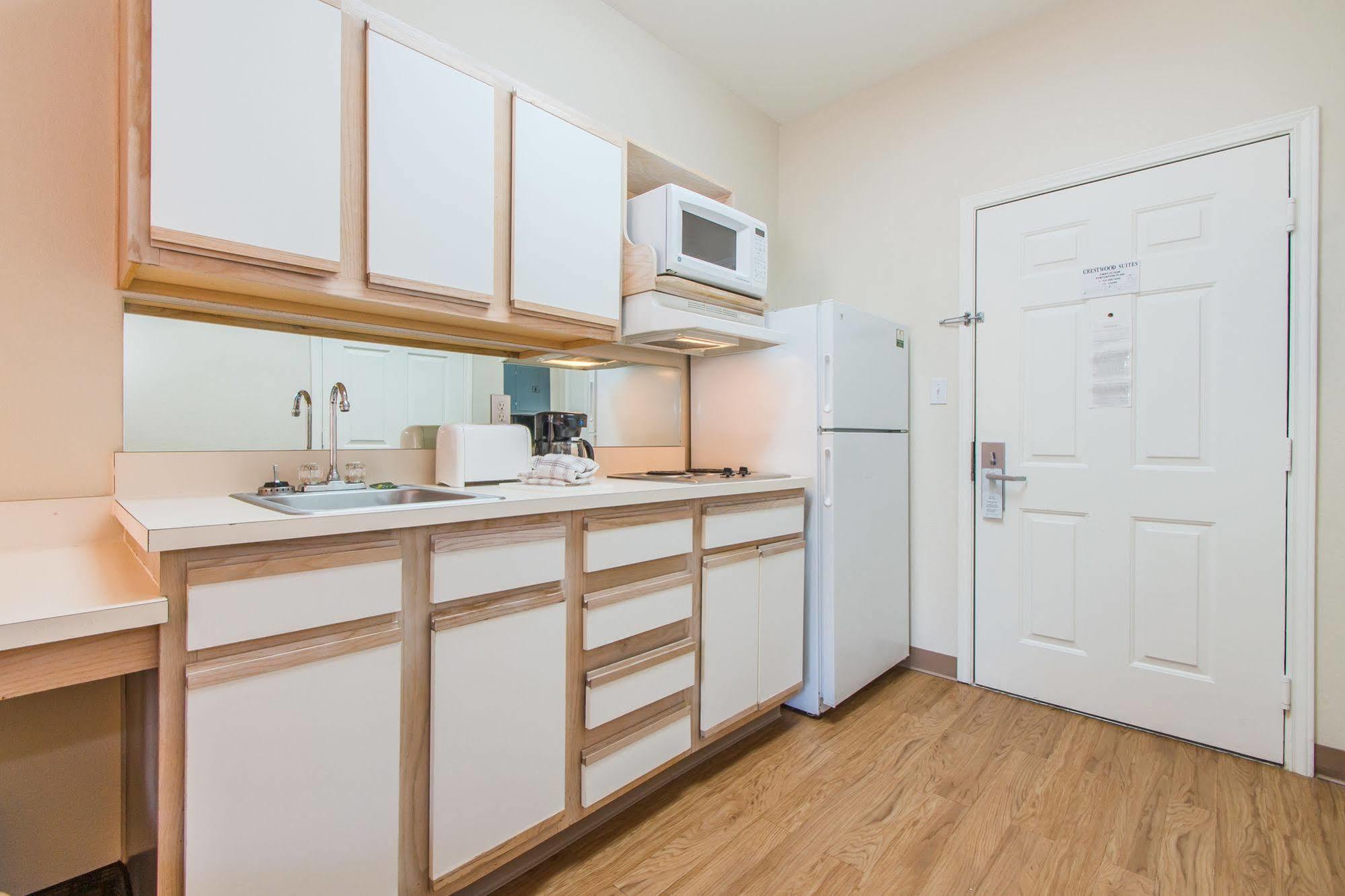 Intown Suites Extended Stay Колорадо-Спрінгз Екстер'єр фото